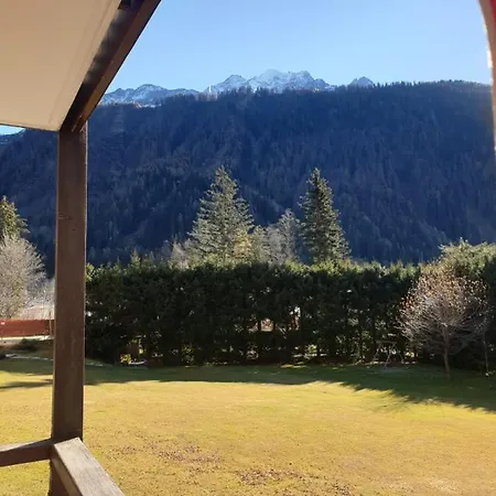 With Balcony Close To The Slopes 아파트 *